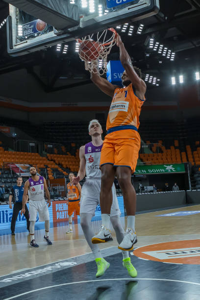 将拭目以待 将拭目以待