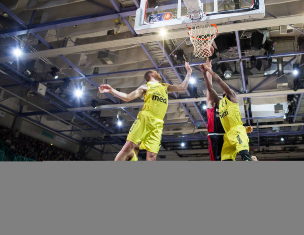 退役女排运 退役女排运